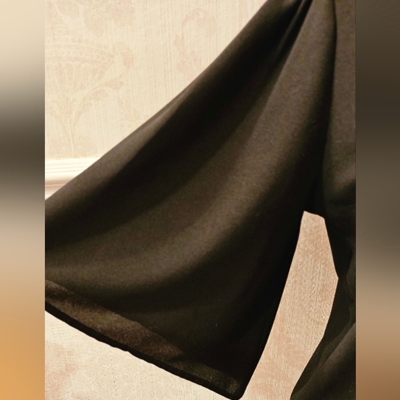 1 State black V-Neck Flutter Sleeve Blouse-size M - Picture 4 of 4